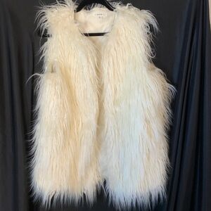 SD Collection Ivory Faux Fur Vest